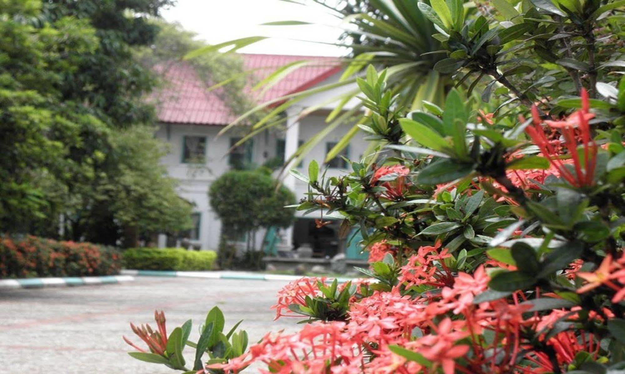 Sabaidee Guesthouse Luang Prabang Ngoại thất bức ảnh