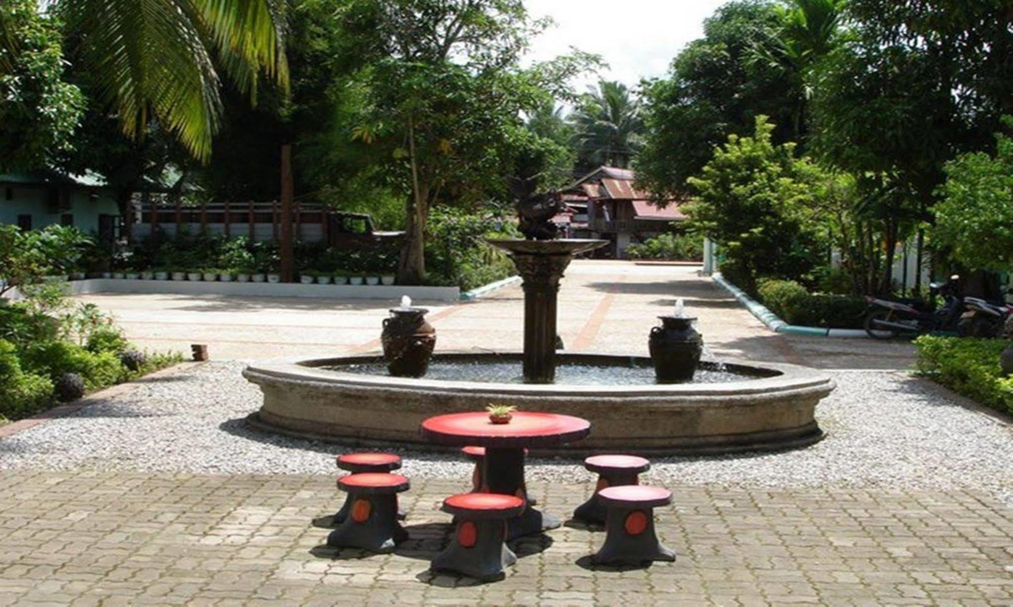 Sabaidee Guesthouse Luang Prabang Ngoại thất bức ảnh