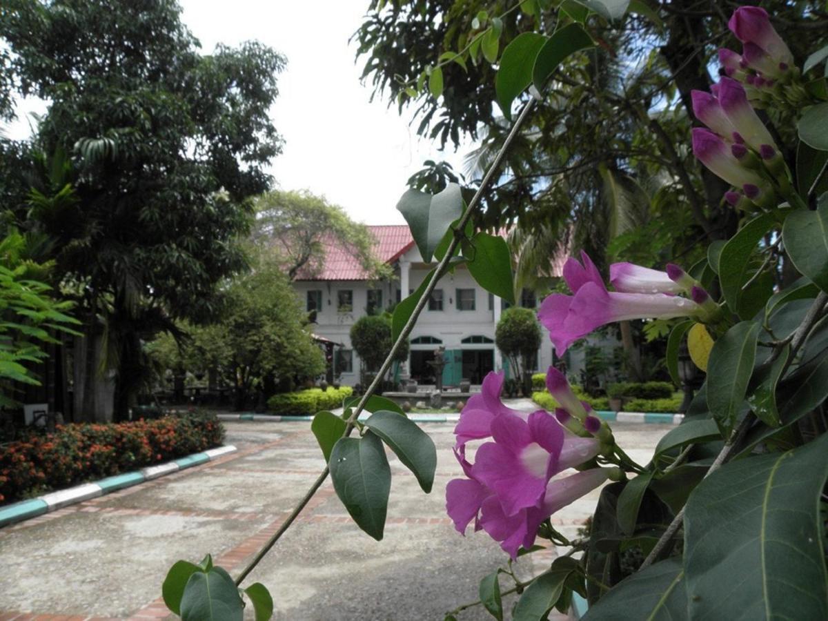Sabaidee Guesthouse Luang Prabang Ngoại thất bức ảnh